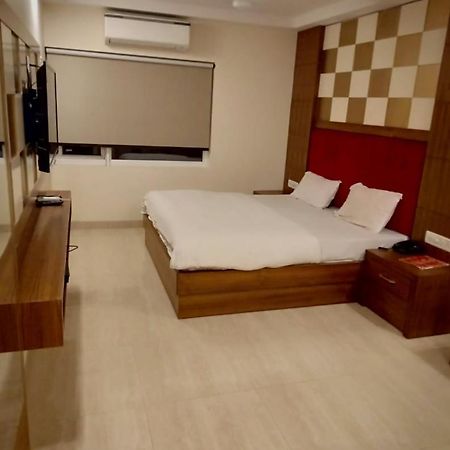 Hotel Avtar @New Delhi Railway Station Exteriör bild